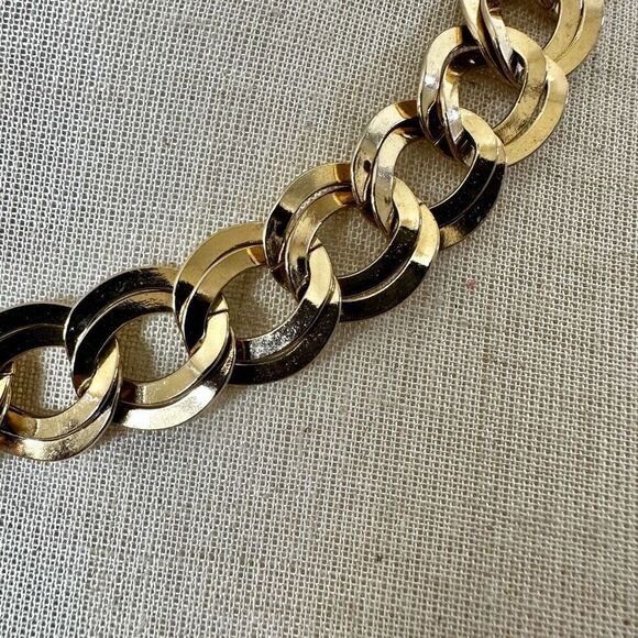 Gold tone link necklace - Picture 2 of 8